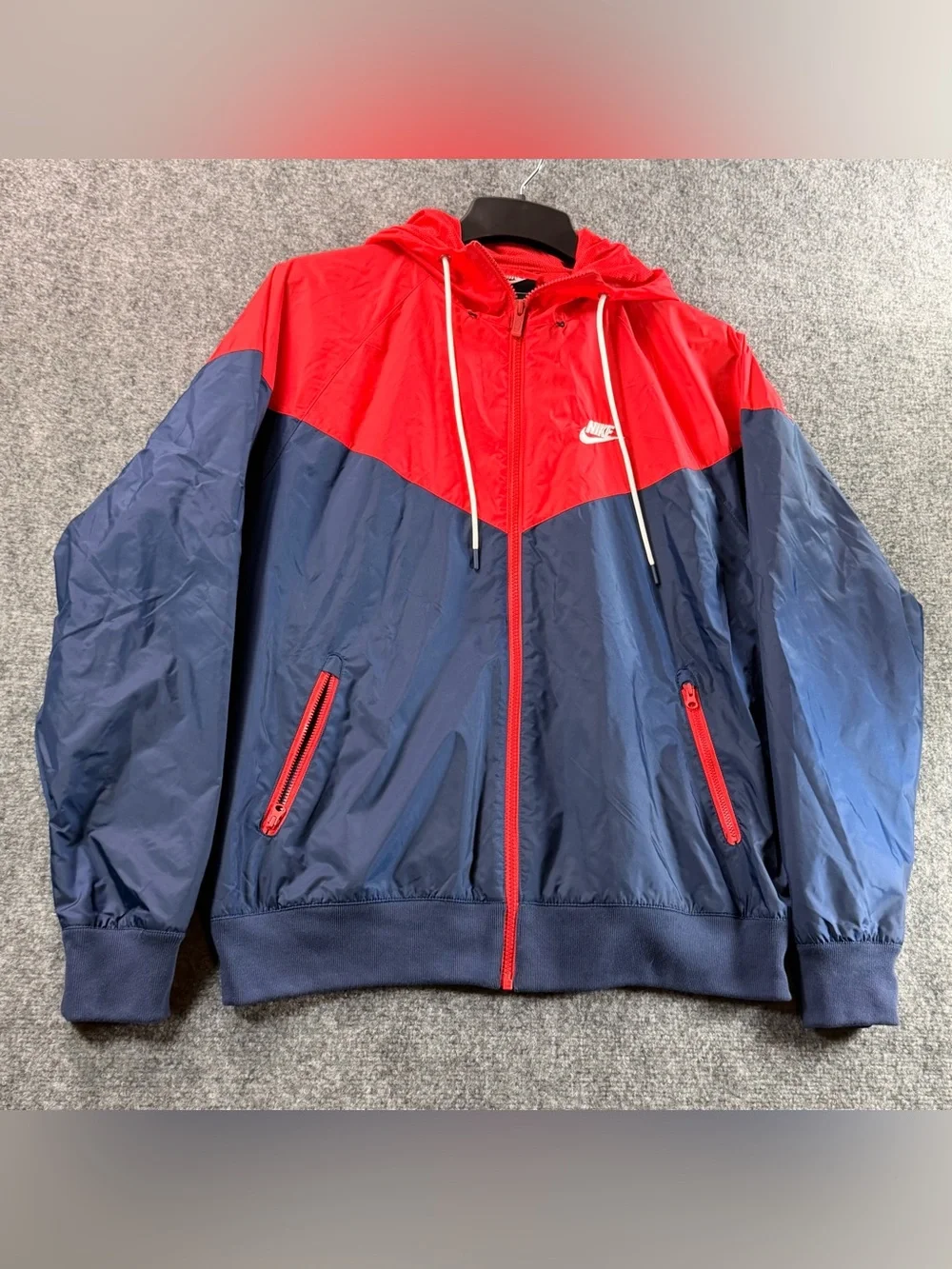 Nike Men’s Medium Windrunner Red Navy Hooded Full Zip Jacket